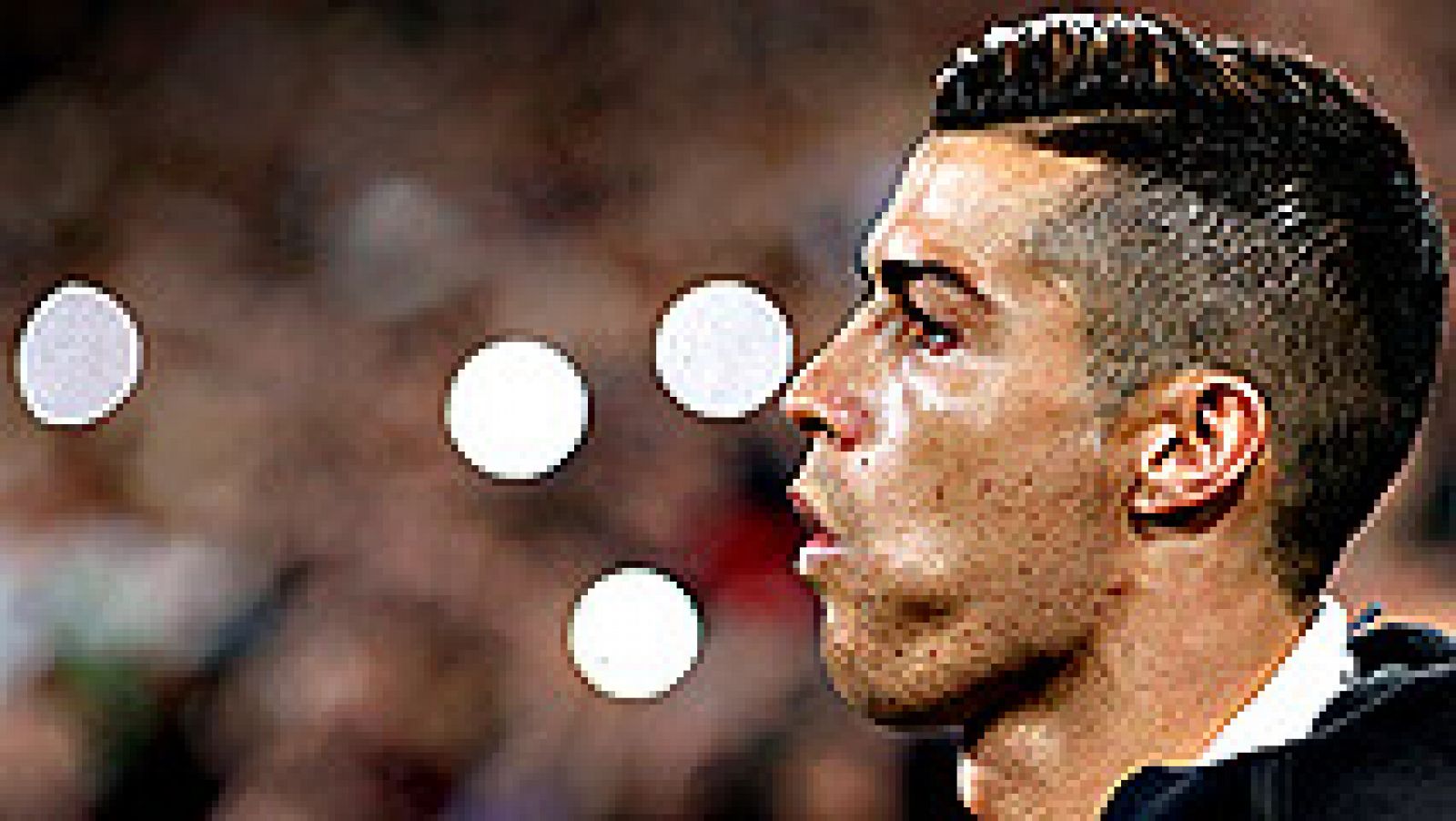 El jugador del Real Madrid Cristiano Ronaldo aseguró que no está preocupado por las informaciones que le acusan de haber evadido 150 millones de euros en impuestos y dijo que "quien no debe, no teme", al término del partido contra el Borussia.