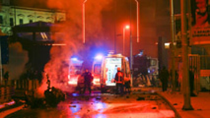 Fuerte explosión ante el estadio del Besiktas en Estambul
