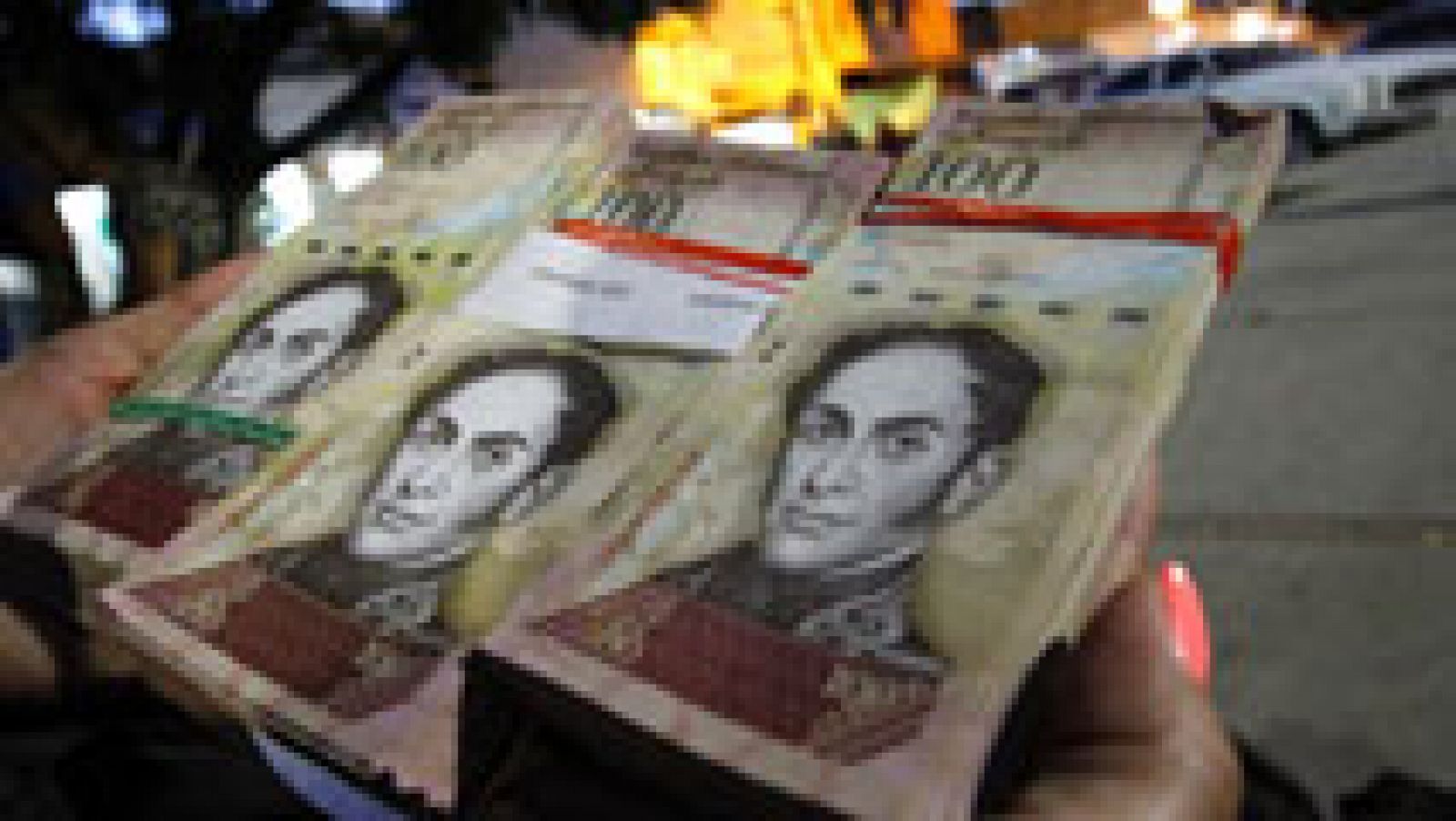 Telediario 1: Maduro retira los billetes de 100 bolívares para combatir a mafias colombianas que "desestabilizan" la economía | RTVE Play