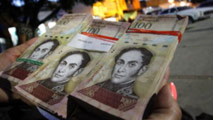 Telediario 1 - Maduro retira los billetes de 100 bolívares para combatir a mafias colombianas que "desestabilizan" la economía