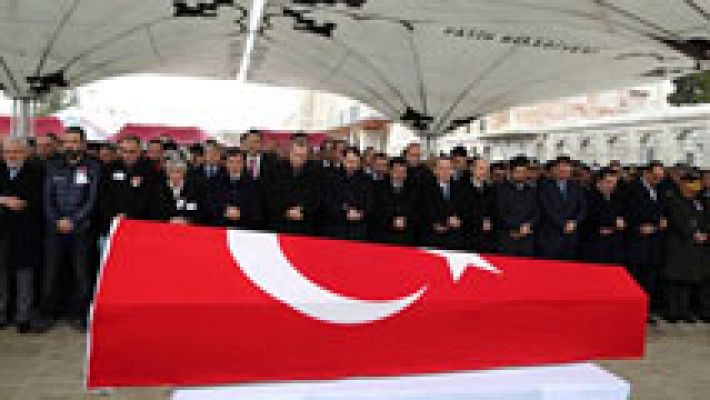Turquía entierra a los muertos del atentado en Ankara y detiene a 200 militantes kurdos