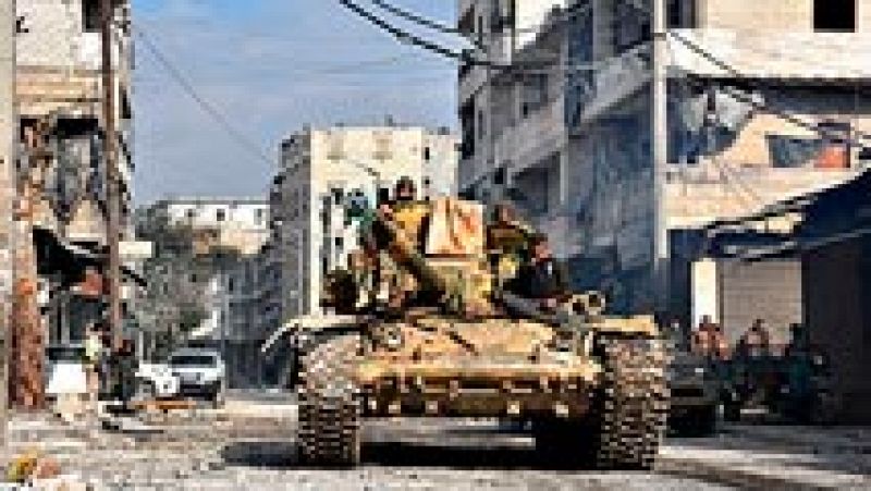 El régimen sirio acorrala a los rebeldes en Alepo y prepara el asalto final a la ciudad