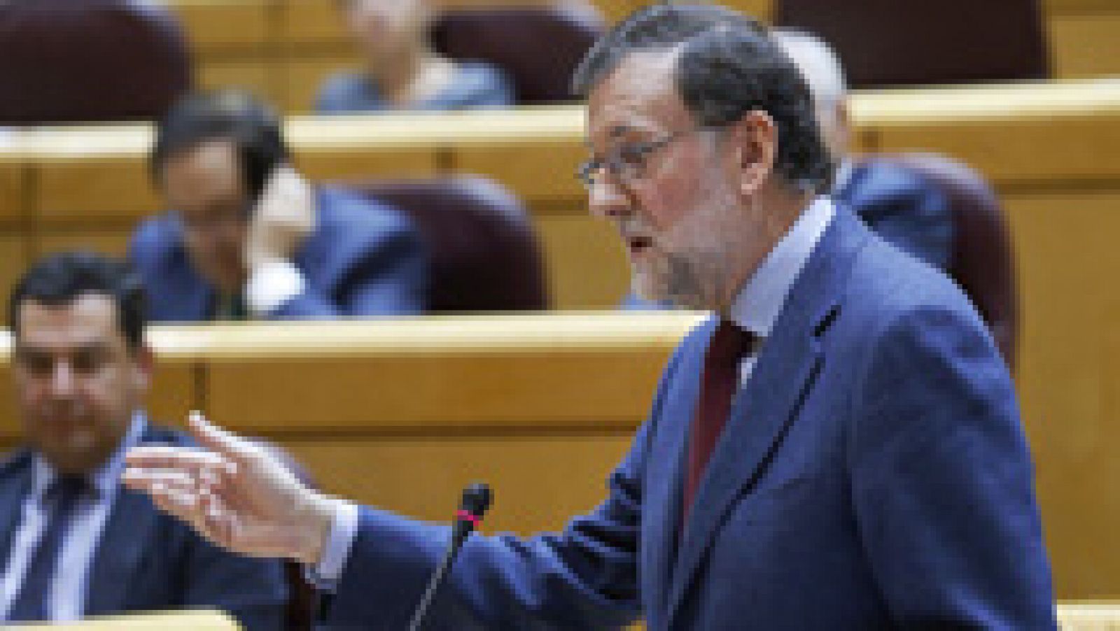 Rajoy recomienda a Puigdemont que "huya de los extremistas"