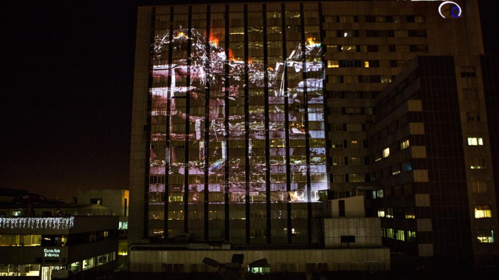 Médicos sin Fronteras recrea un ataque aéreo en el Hospital de La Paz de Madrid