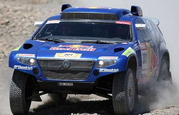 Carlos Sainz abandona el Dakar