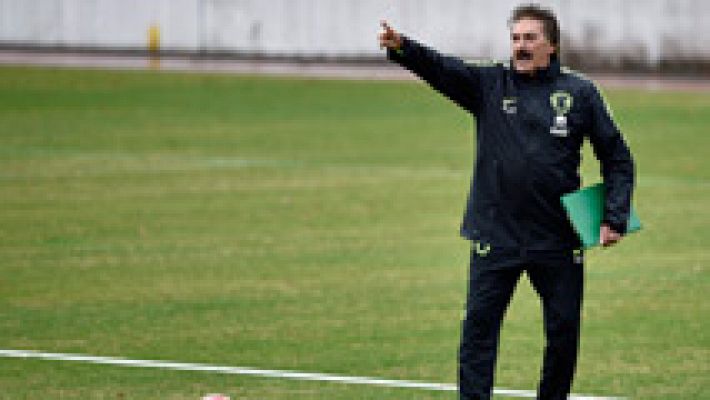 Ricardo La Volpe quiere robarle la pelota al Madrid