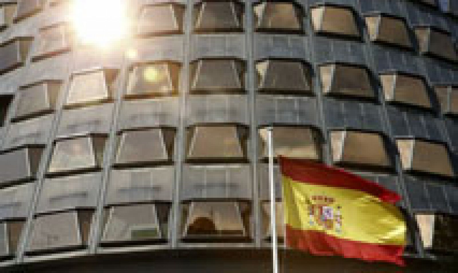 Telediario 1: El Tribunal Constitucional suspende el referéndum soberanista en Cataluña previsto para 2017  | RTVE Play