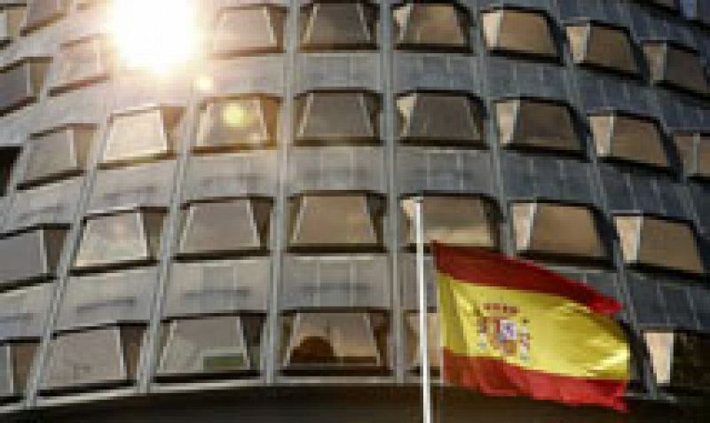 El Tribunal Constitucional suspende el referéndum soberanista en Cataluña previsto para 2017 