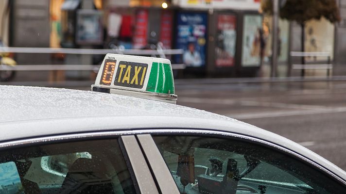 Telediario 1 - Ya se puede pagar con tarjeta en todos los taxis de Madrid