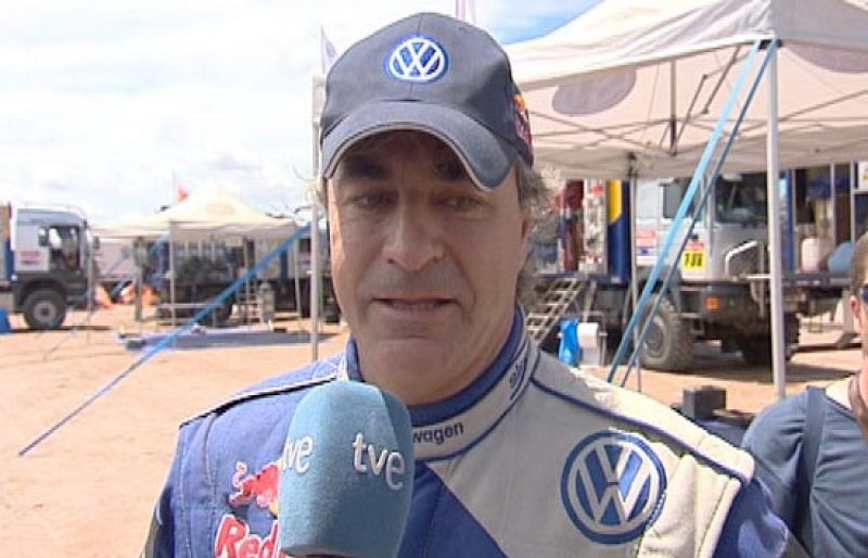 Carlos Sainz ha hablado en exclusiva para TVE. El piloto español destaca que no haya pasado nada grave, ya que el accidente ha sido muy duro. Entre otras cosas, Sainz lamenta no haber ganado el Dakar a causa de este infortunio.