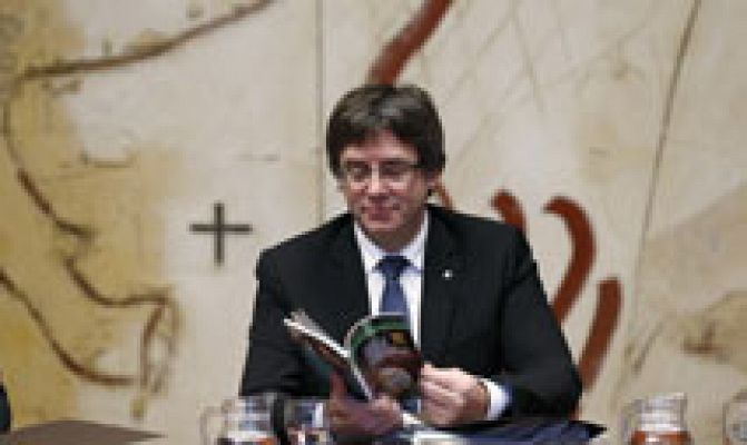 Puigdemont mantendrá la cumbre independentista y el referéndum pese al "populismo constitucional"