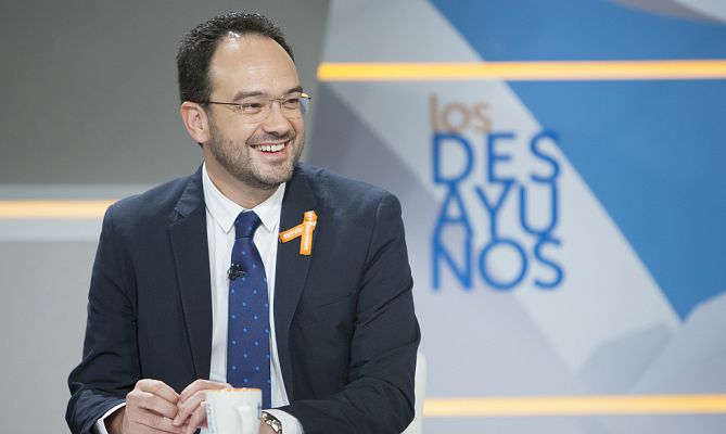 Los desayunos - Antonio Hernando (PSOE): "Es prácticamente imposible que apoyemos los Presupuestos"