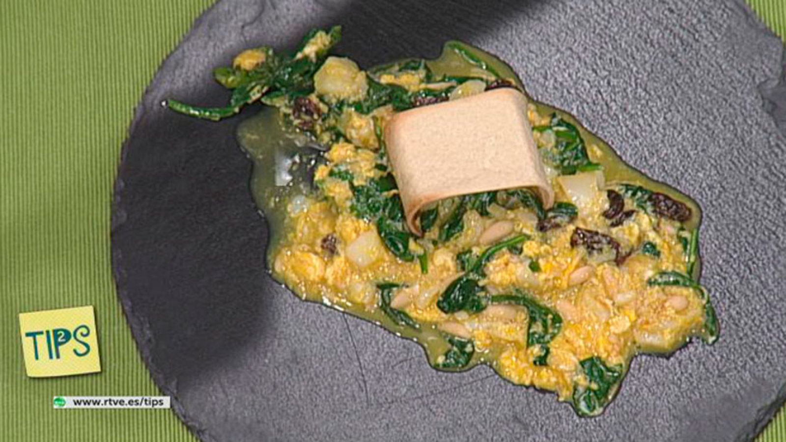 TIPS - Cocina - Revuelto de espinacas, pasas y bacalao