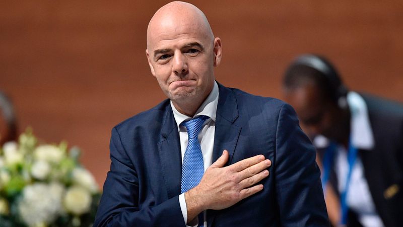 Infantino: "Modric estar� m�s contento con el videoarbitraje cuando le haga ganar un partido"