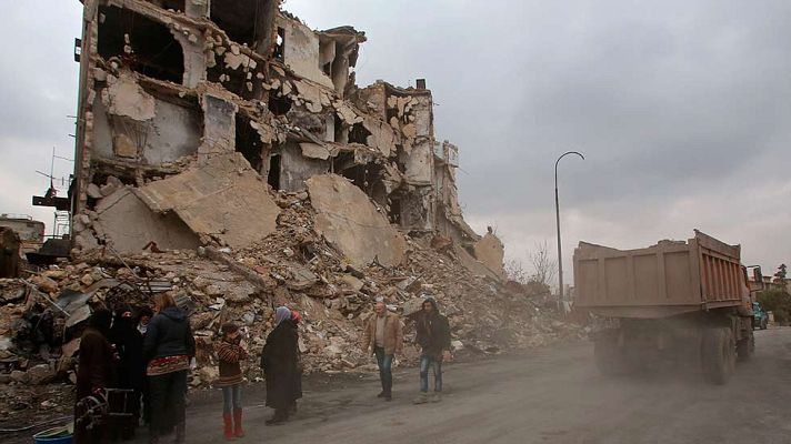 Informativo 24h - Tratan de salir de Alepo bajo los disparos