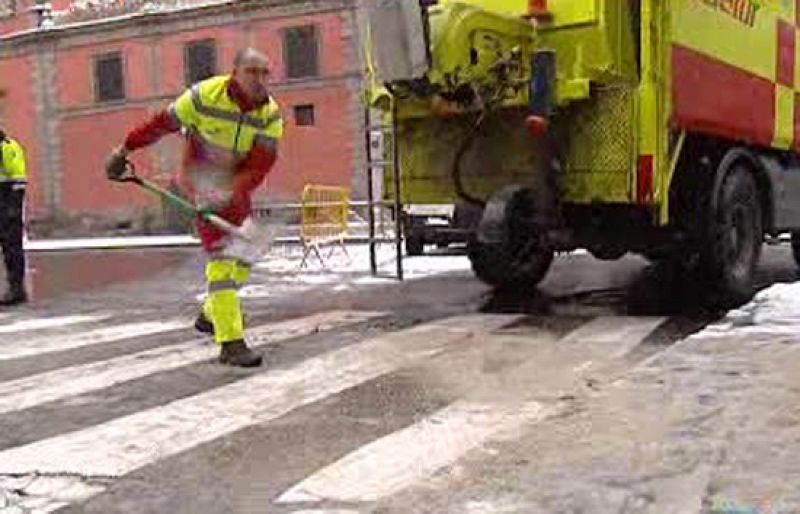 La sal que se esparce cuando nieva perjudica el entorno - Ciencia y tecnología en Rtve.es | Ver