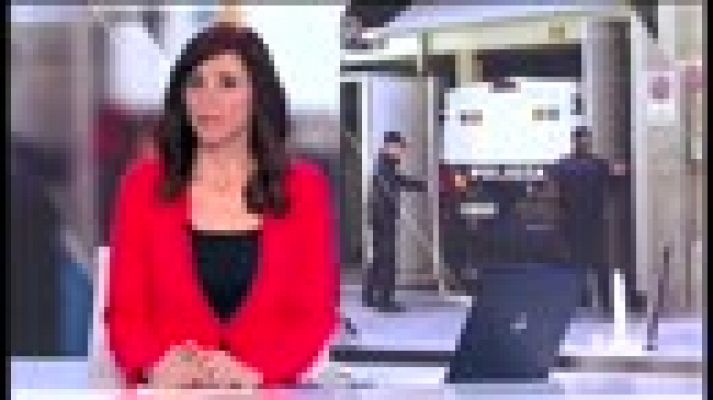 Telediario 1 - El juez envía a prisión a cinco anarquistas detenidos y deja en libertad a otros diez