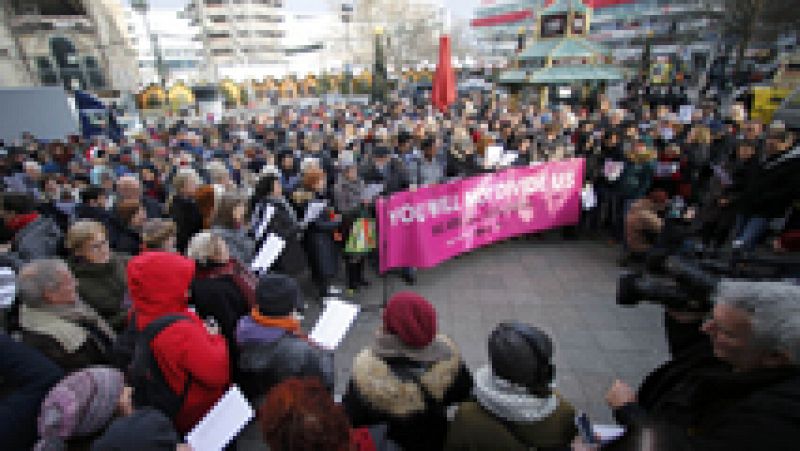 Berlín canta por la reconciliación tras el atentado en el mercadillo navideño