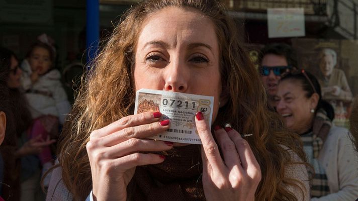 Telediario 1 - El 07.211 y el 59.444, los cuartos premios de la Lotería de Navidad