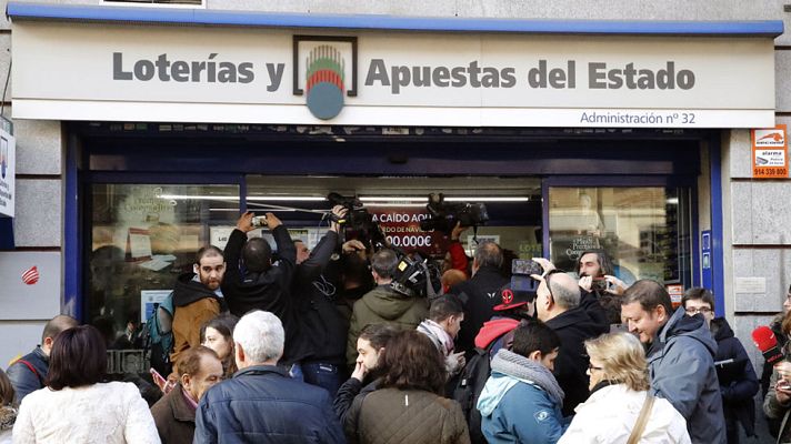 Telediario 1 - "Lo importante es tener salud", repiten aquellos que no han sido premiados en el sorteo de Lotería de Navidad