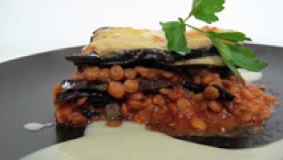 Menú vegetariano: Lasaña de berenjena con bolognesa 
