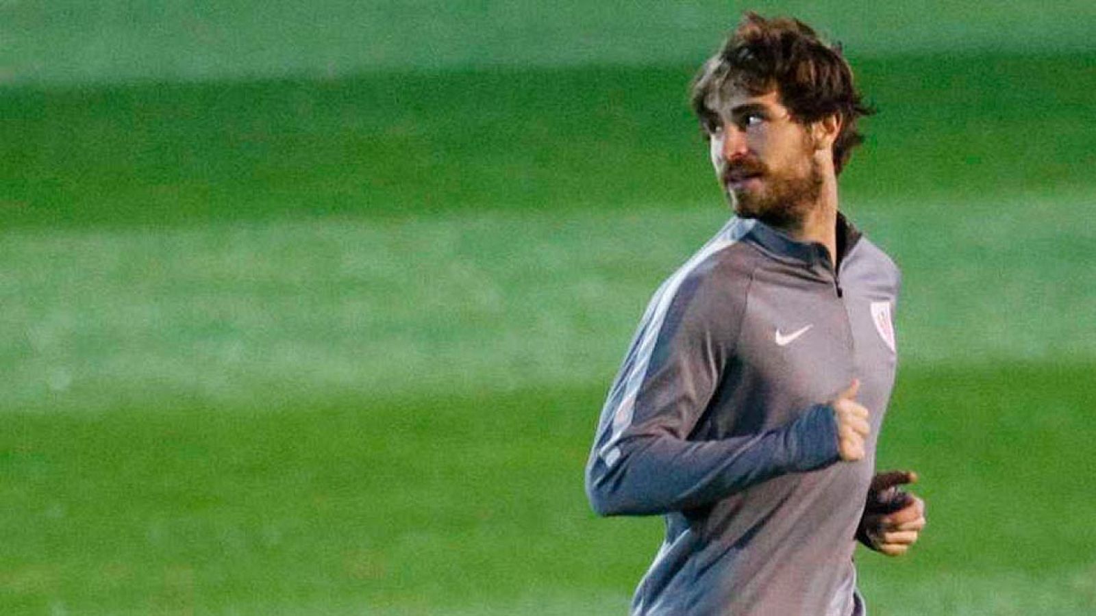 El jugador del Athletic Club Yeray Álvarez, de 21 años, sufre un cáncer en el testículo derecho del que será operado "casi con total seguridad" el próximo martes, día 27, según ha comunicado hoy el jefe de los servicios médicos del club rojiblanco, Josean Lekue.