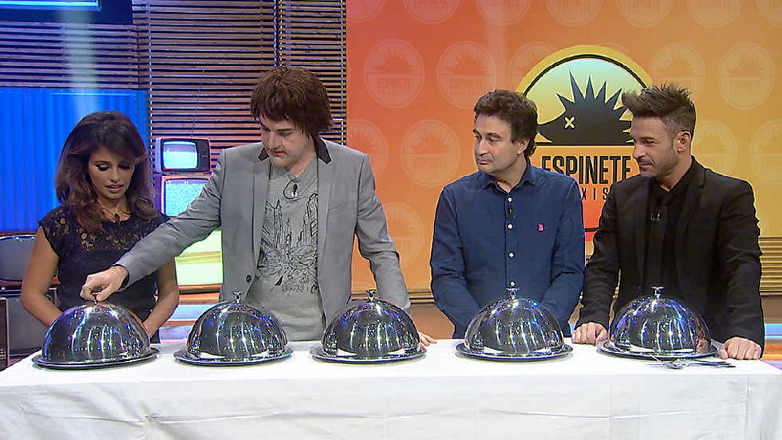 Espinete no existe - Mónica Cruz y Pepe Rodríguez - ver ahora