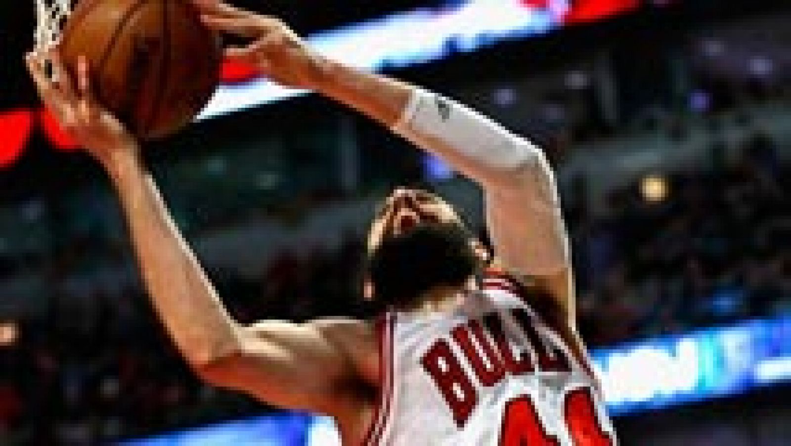 Informativo 24h: Ibaka supera a Marc Gasol y Mirotic se erige en salvador de los Bulls | RTVE Play