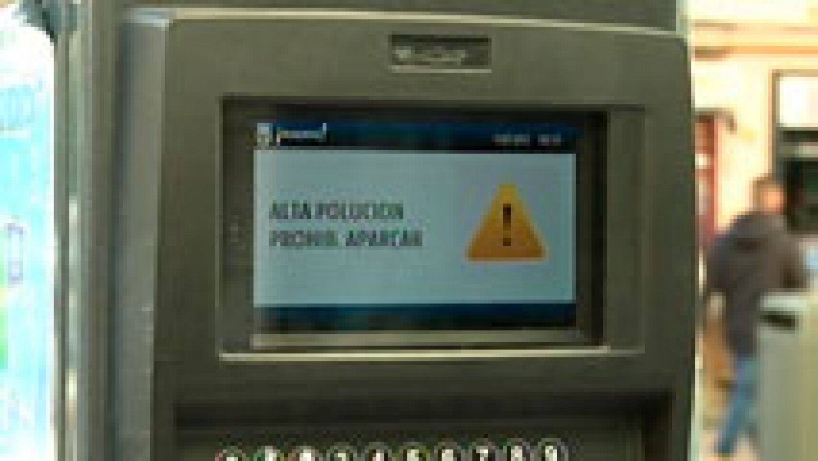 Telediario 1: Madrid prohíbe este miércoles aparcar dentro de la M-30 por la alta contaminación | RTVE Play