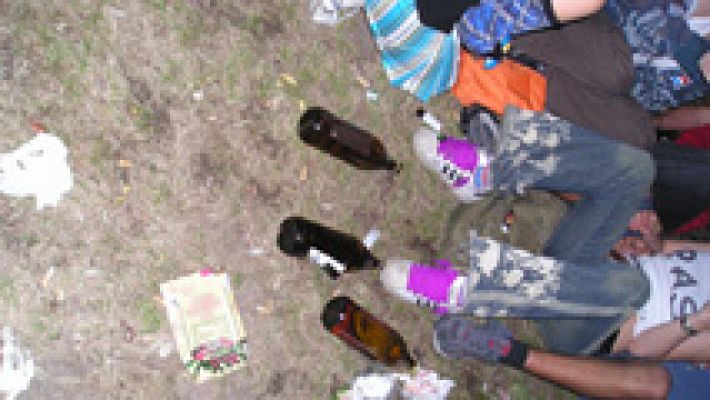 Telediario 1 - El Gobierno trabaja en una ley para acabar con el botellón entre los menores de edad
