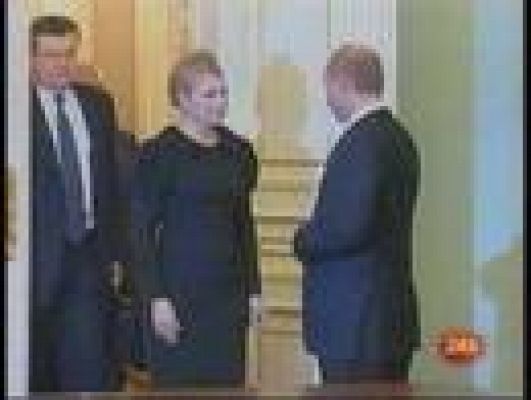  - Moscú y Kiev firman la paz