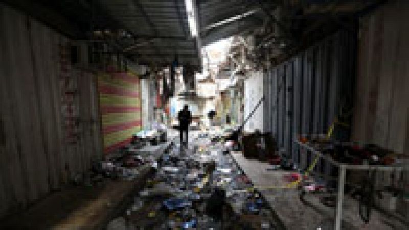Dos terroristas suicidas se han hecho explotar en un mercado de Bagdad