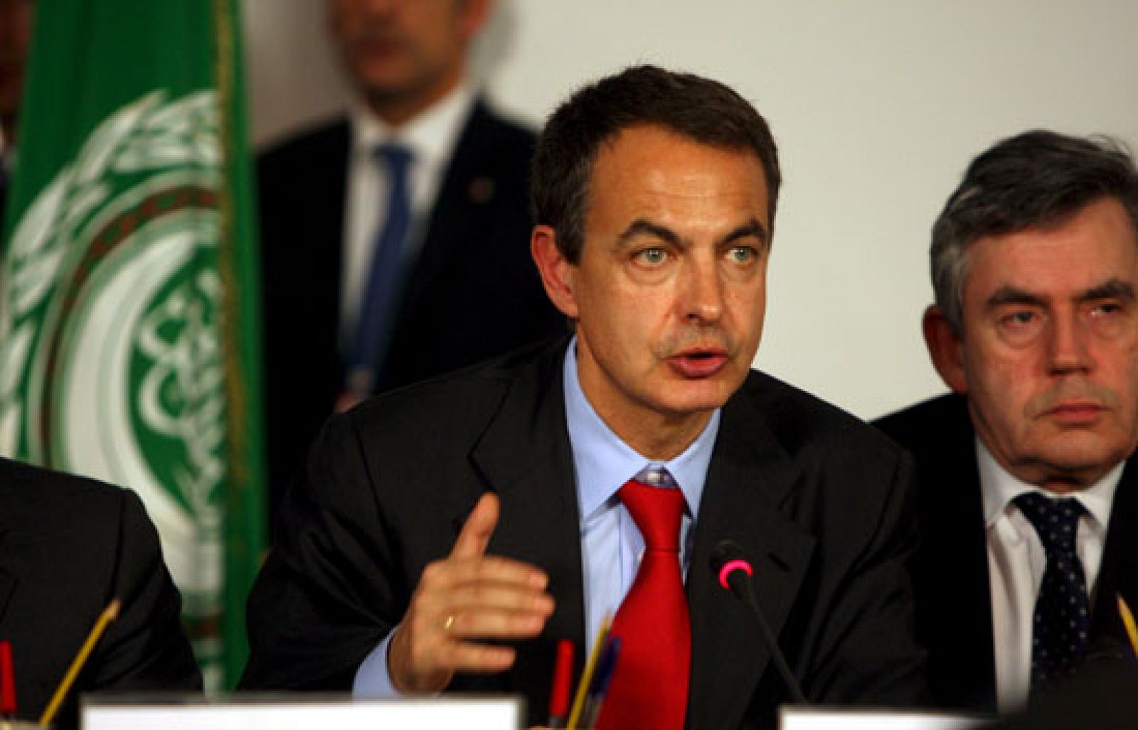 Zapatero quiere que Obama lidere el alto el fuego | Ver