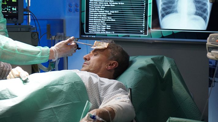 Especiales Nochevieja con José Mota - Un concejal trata su síndrome de honradez en Centro Médico