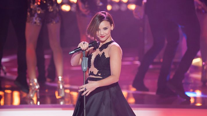 ¡Feliz 2017! - Chenoa canta 'Tú y yo'