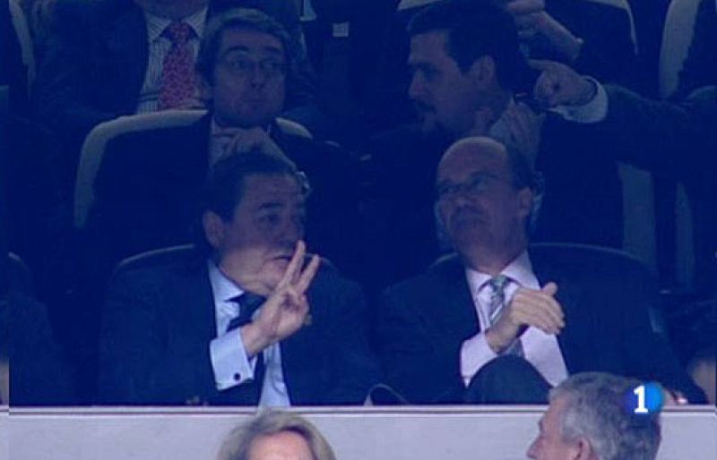 Todos los componentes del Osasuna, desde los jugadores al presidente, han mostrado su indignación tras el arbitraje que han sufrido en el Bernabéu por parte de Pérez Burrul.