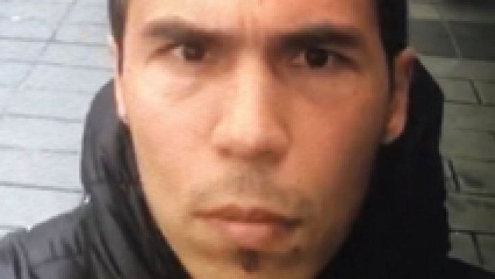 Telediario 1 - Turquía estrecha el cerco al terrorista del club Reina