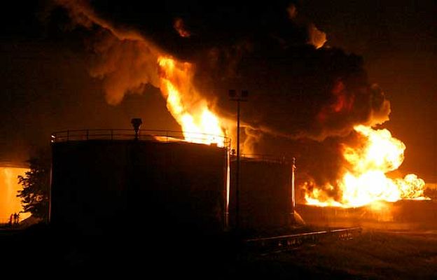  - Impresionante incendio en Yakarta