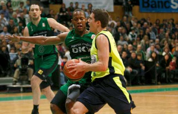 DKV Joventut 64 - 68 R. Barcelona