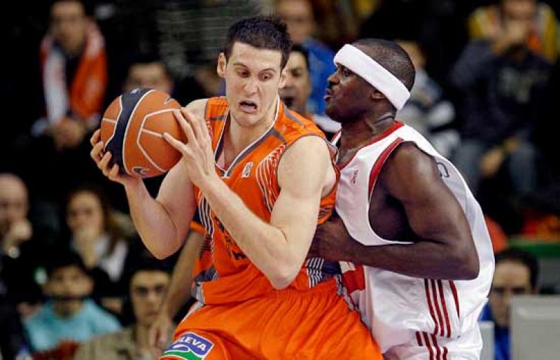  Victoria del Pamesa Valencia ante CAI Zaragoza por 81-72. El equipo valenciano tuvo que esmerarse en la recta final del encuentro.