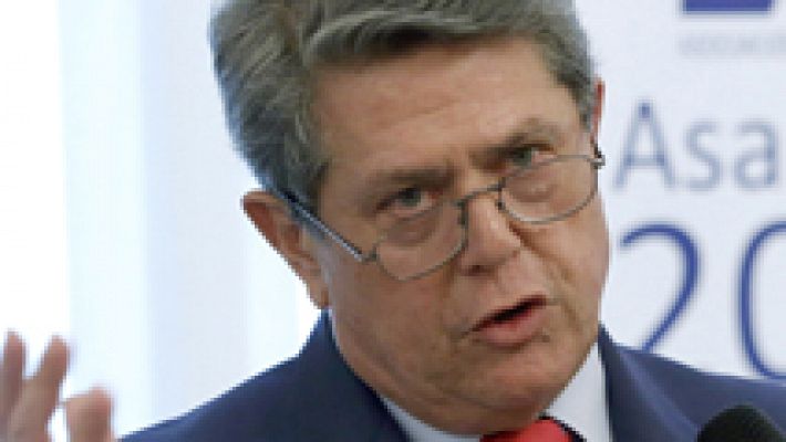 Telediario 1 - Trillo dice que ya pidió dejar la embajada de Londres y niega que el informe del Yak 42 culpe al Gobierno