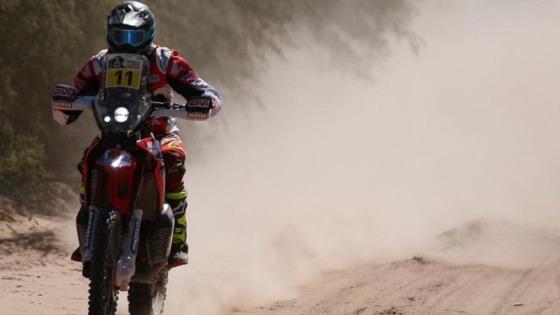 Barreda reafirma su liderato en motos tras la cuarta etapa