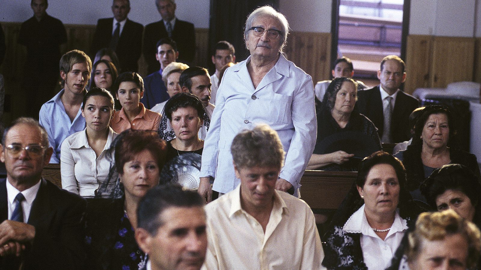 Cuéntame cómo pasó - T1 - Episodio 3: A lo lejos del mar - Ver ahora