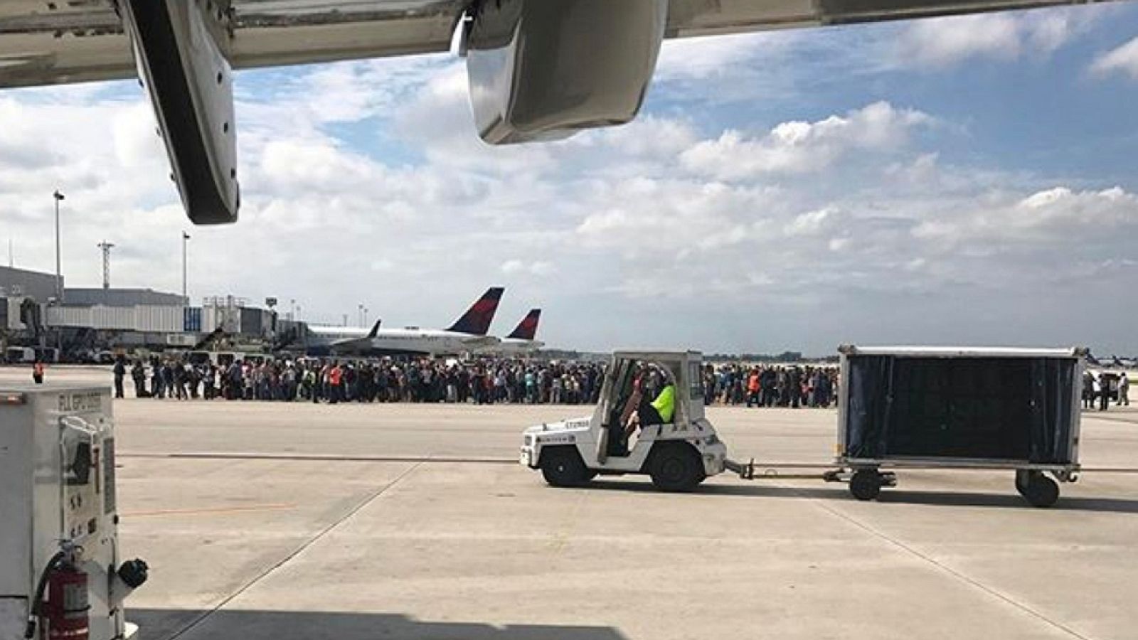 Al menos cinco muertos en un doble tiroteo en un aeropuerto de Florida