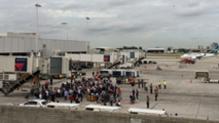 Telediario 1 - Al menos cinco muertos en un doble tiroteo en un aeropuerto de Florida