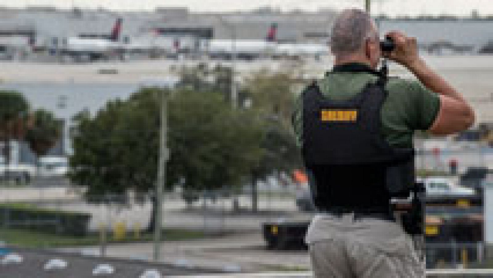 Telediario 1: Se investigan los motivos del tiroteo en el aeropuerto  | RTVE Play