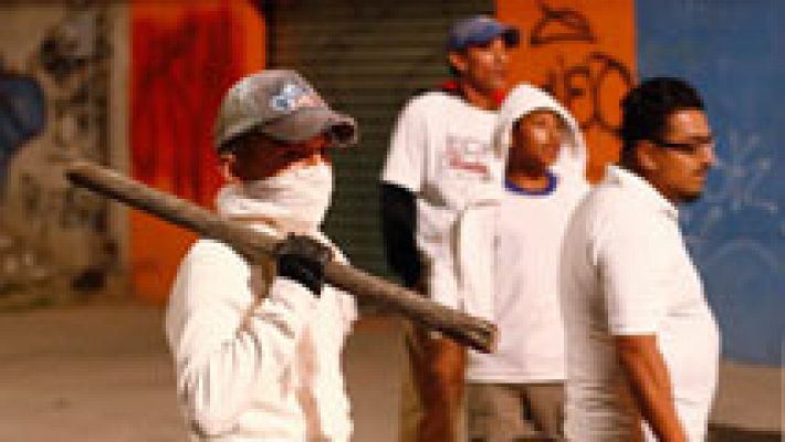 Telediario 1 - Las protestas por la subida de la gasolina dejan 6 muertos