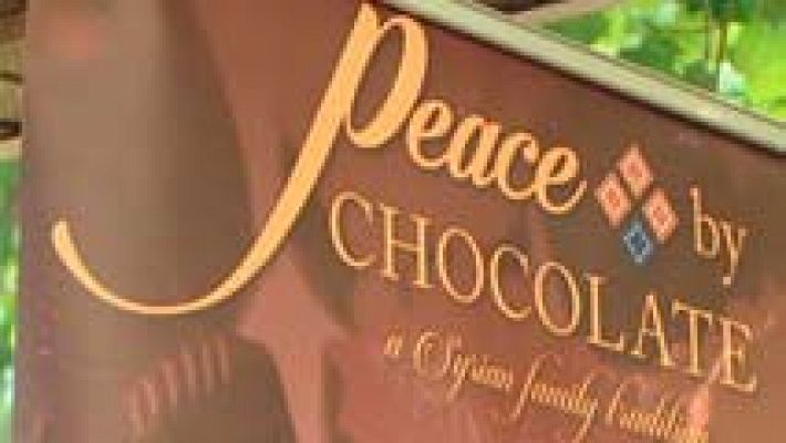 Refugiados sirios reabren en Canadá su fábrica de chocolate