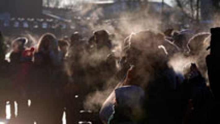 Telediario 1 - Una treintena de personas mueren por las bajas temperaturas