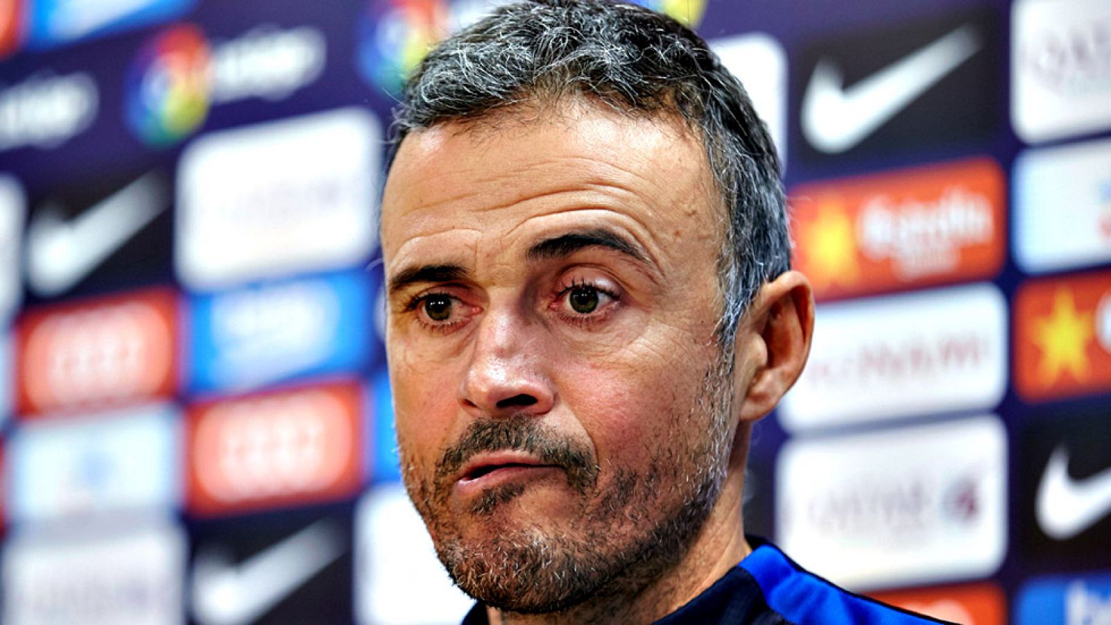 El técnico del FC Barcelona, Luis Enrique Martínez, se ha referido a las polémicas por los últimos arbitrajes y ha asegurado que su postura es "intachable", a la vez que ha añadido que "lo fácil es quejarse y llorar".